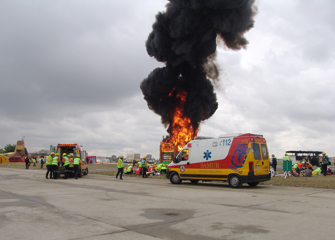 Simulacro 2008 - Edificio en llamas, atención sanitaria y ambulancias
